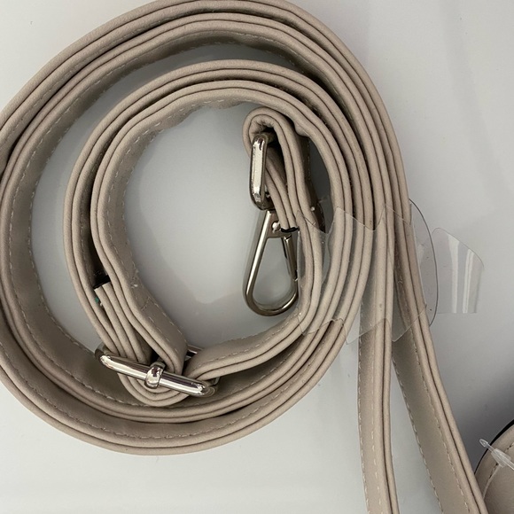 New large beige tote - Picture 8 of 13